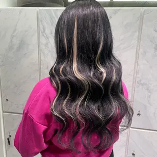ロング カラー ヘアアレンジ 🪸ハイトーンカラー エクステmisakiのヘアスタイル