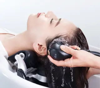 岩田 綾見のヘアスタイル