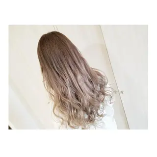ロング Luana 矢場町のヘアスタイル