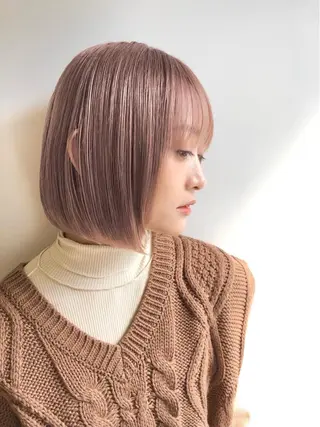 ショート カラー ⭐ハイトーンブリーチ ミルクティーピンクのヘアスタイル