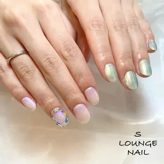 ネイル S LOUNGE NAIL所属・パーツたくさん🍓 SUMIのネイルデザイン
