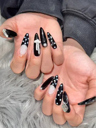 ネイル Momoka 🍑🎀のネイルデザイン