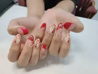 ネイル マツエク・マツパ ショート ビーケア自由が丘所属・えみ えみのネイルデザイン