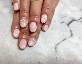 ネイル ネイルリボン 受付スタッフのネイルデザイン