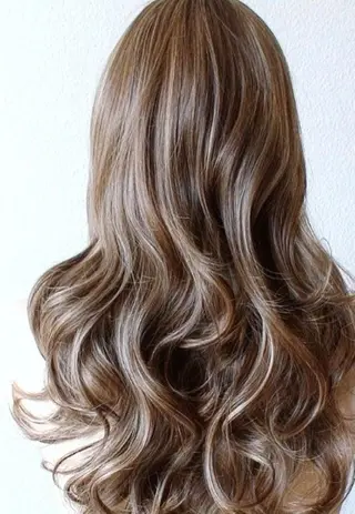 ロング カラー パーマ 大阪レミーエクステ チビ編み込みのヘアスタイル