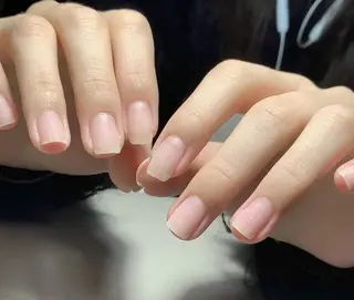 ネイル エリアネイルサロン所属・つ きのネイルデザイン