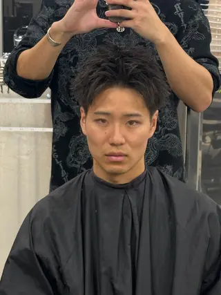 メンズ シャドウ/波巻き 朝崎倭斗のヘアスタイル