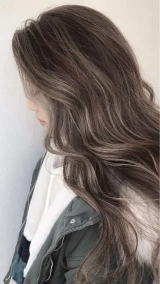 カラー Miku 🇺🇸のヘアスタイル