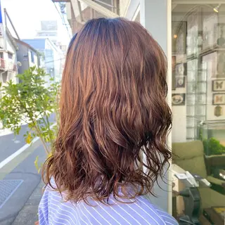 ミディアム パーマ BRITS 渡辺 菜々子のヘアスタイル