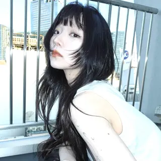 ミディアム カラー レイヤーカット ハッシュカットのヘアスタイル