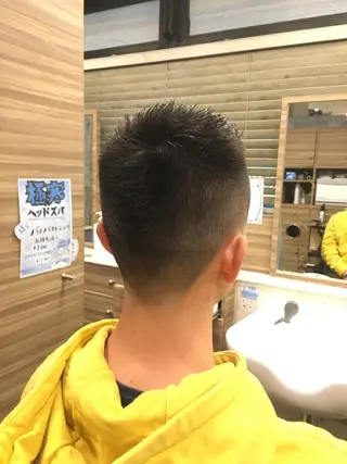 ショート ゼロスバーバーショップ所属・予約1000件超 ✨メンズパーマのヘアスタイル
