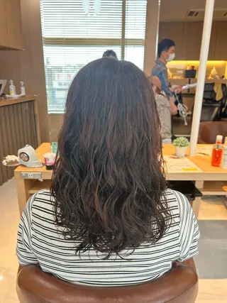 セミロング カラー パーマ 宮尾 愛海のヘアスタイル