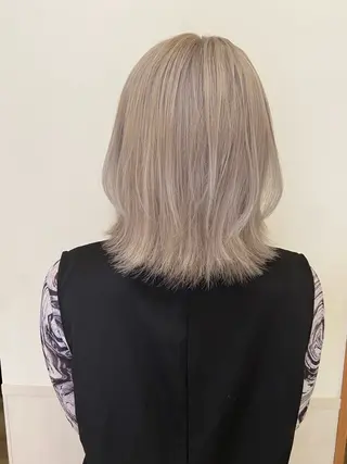 セミロング カラー 🐺ウルフ/レイヤー 似合わせ‎🤍沙羅のヘアスタイル