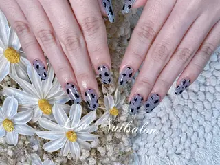 ミディアム カラー ネイル Lea NAILsalon所属・Le’a NailSalonのネイルデザイン