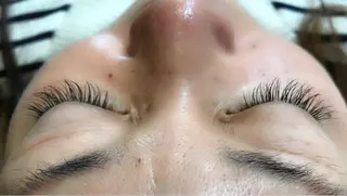 マツエク・マツパ 保子 祐里香のヘアスタイル