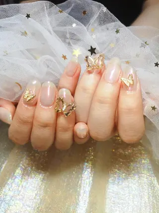 ミディアム ネイル フィルイン、長さ出し 深爪矯正のネイルデザイン