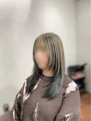 セミロング _White所属・ＳＨＩ ＺＵのヘアスタイル