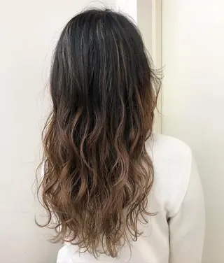 ロング カラー 安藤 佑衣のヘアスタイル