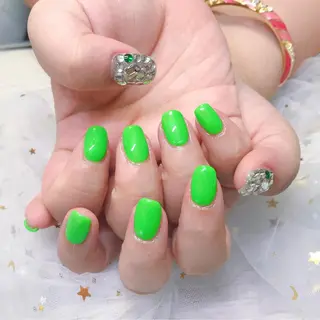 カラー ネイル Q Free nailsのネイルデザイン