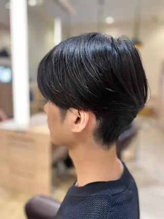 ショート メンズ 毛流れ 癖毛カット/ 英山明未のヘアスタイル