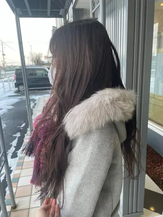 ロング カラー 佐々木 麻純のヘアスタイル