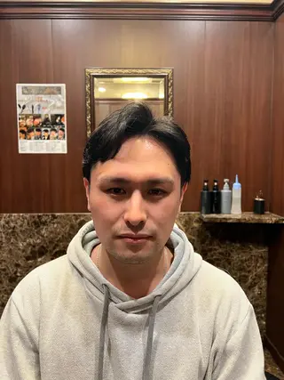 ミディアム メンズ ヒロ銀座バーバーショップ丸の内所属・秋山 琳太のヘアスタイル