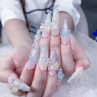 ネイル Queens テイのネイルデザイン