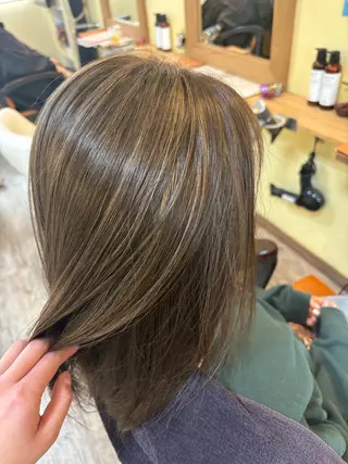 カラー 鶴島 凜のヘアスタイル