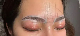 アイブロウ Eriedda所属・松下 千恵のネイルデザイン