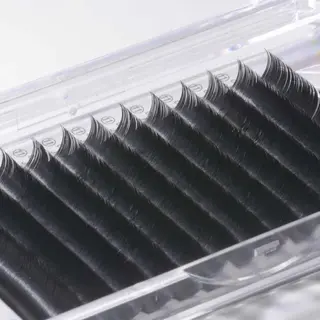 マツエク・マツパ BRILLANTE所属・BRILLANTE 🎀丸の内のマツエク・マツパデザイン