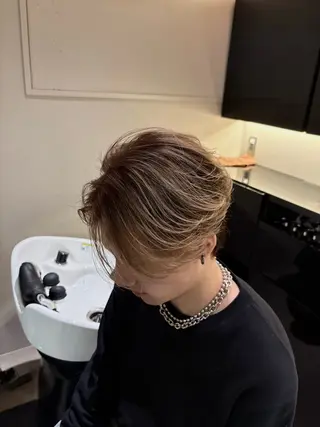 ショート カラー メンズ RONND   Weg所属・海瑠万／メンズパーマ ／ブリーチ／フェードのヘアスタイル