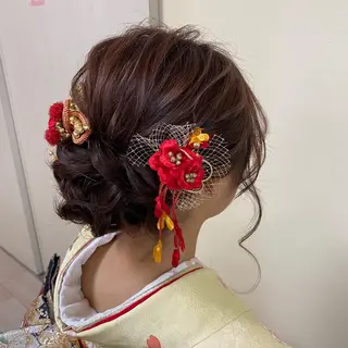 セミロング ヘアアレンジ ライト写真場所属・タニモト ユイのヘアスタイル