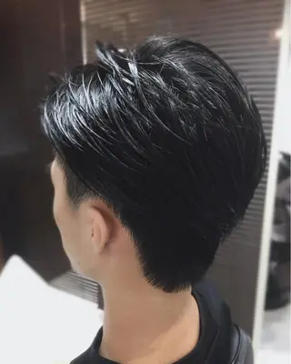 ショート OKAWA TAKAHIROのヘアスタイル