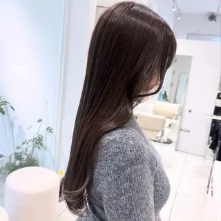 セミロング カラー カジュアルを女っぽく 𝗮𝘆𝗮𝗰𝗼のヘアスタイル