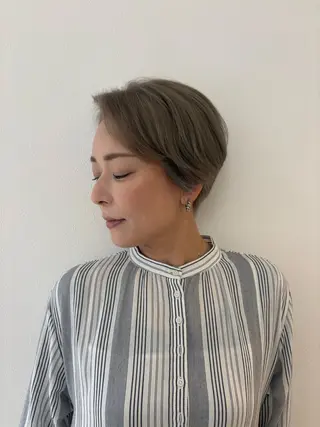 ショート カラー 透明感/韓国風 HIRARIのヘアスタイル