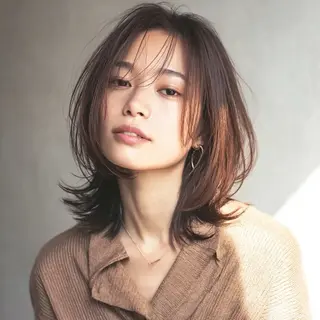 ミディアム 顔周りのデザイン特化 井手麻梨栄のヘアスタイル