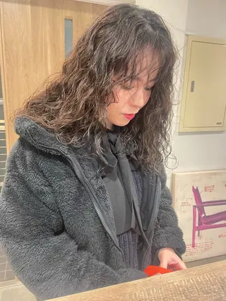 セミロング 渥美 怜子のヘアスタイル