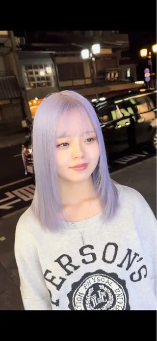 ミディアム カラー ヘアアレンジ ホワイトカラー/ ピンクベージュにったのヘアスタイル