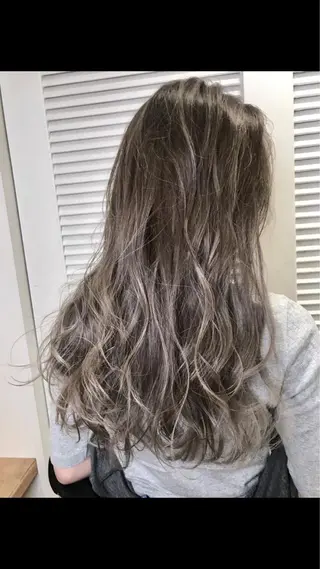 セミロング カラー WATARU🔥／ 外国人風ハイライトのヘアスタイル