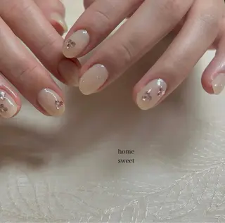 ミディアム ショートネイル. Home sweetのネイルデザイン