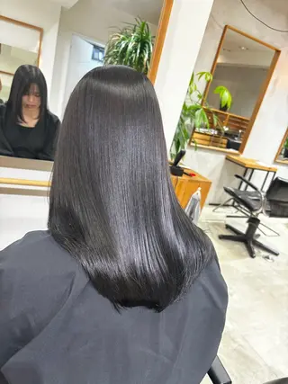 ミディアム カラー hoNua. 栄/透明感カラーのヘアスタイル