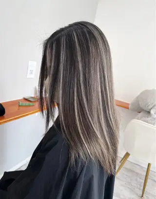 セミロング カラー ROBIN所属・指名数No.1 /NAOYAのヘアスタイル