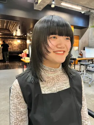 セミロング カラー haco＋所属・圧倒的デザイン力 店長🎨RENAのヘアスタイル