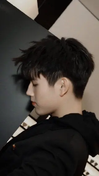 ショート サロウィン　神戸三宮店所属・三宮No.1ブリーチ 無しカラー/杉山太貴のヘアスタイル