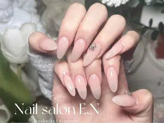 ネイル E.N🦋 長さ出し/持ち込みのネイルデザイン