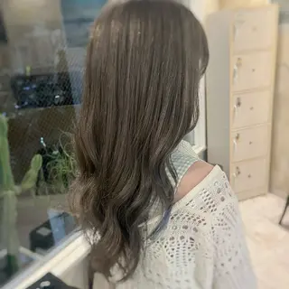 カラー ヤマダ サクラのヘアスタイル