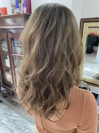 ミディアム カラー 👑圧倒的カラー👑 佐々木祐希のヘアスタイル