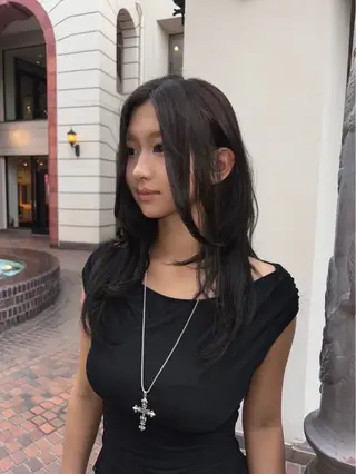 ロング AIRA/ブリーチ ‪/透明感カラーのヘアスタイル