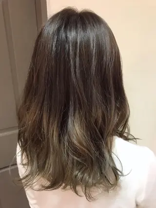 セミロング カラー LOST CITY 横浜所属・🪐脱白髪染め 🪐松尾菜々美のヘアスタイル