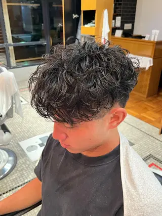 ショート パーマ メンズ シフト赤坂店所属・濵田 蘭のヘアスタイル